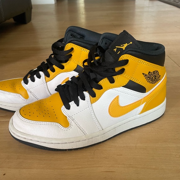 Shoes - Nike Jordan 1. Excellent condition. Only wore them once.